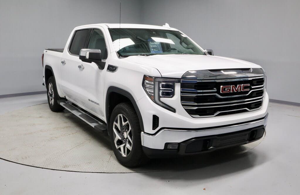 2022 GMC Sierra 1500 SLT Crew Cab 4WD