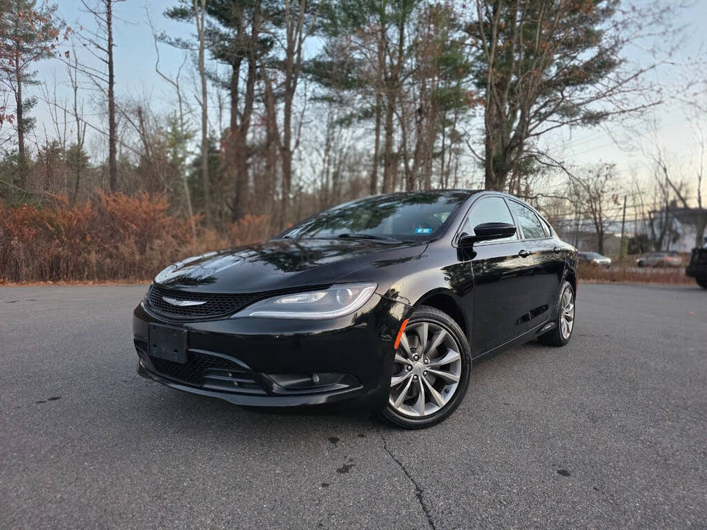 2015 Chrysler 200 S Sedan AWD