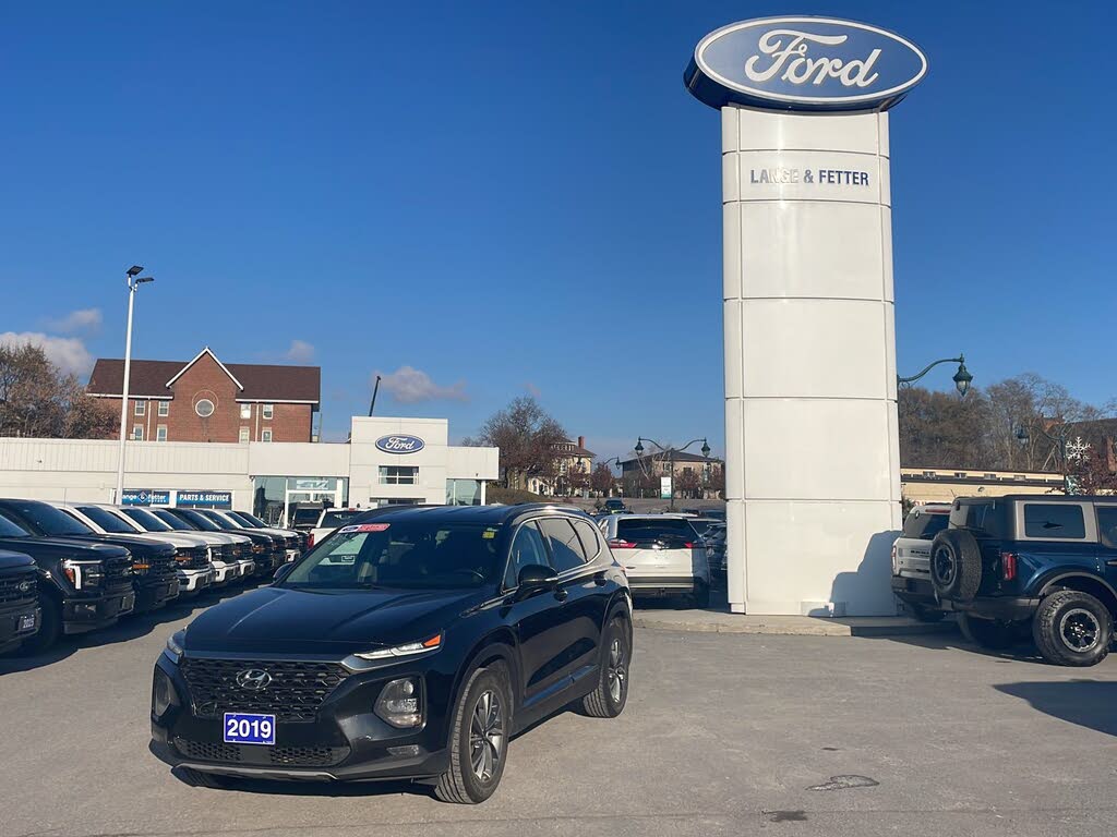 2019 Hyundai Santa Fe 2.4L Preferred AWD with Dark Chrome Accent