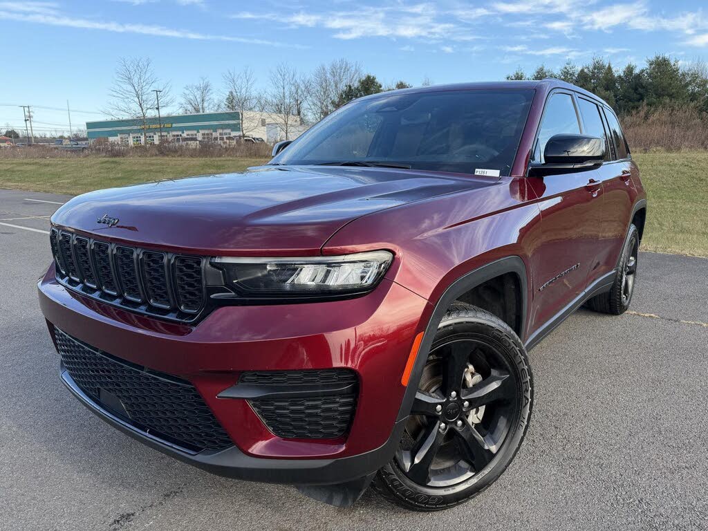 2023 Jeep Grand Cherokee Altitude 4WD