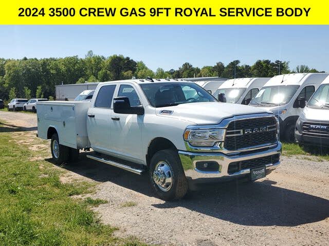 2024 RAM 3500 Chassis Tradesman Crew Cab LB DRW 4WD