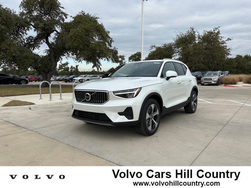 2025 Volvo XC40 B5 Core Bright Theme AWD