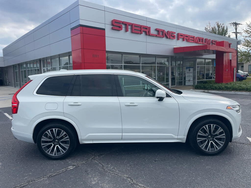2021 Volvo XC90 T6 Momentum 7-Passenger AWD