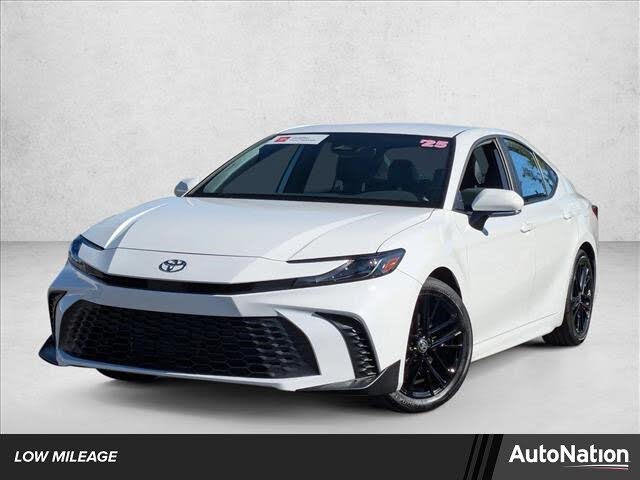 2025 Toyota Camry SE FWD
