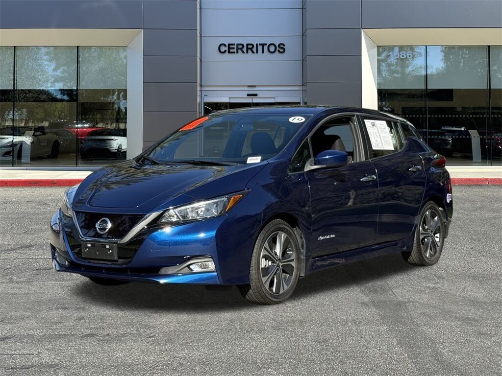 2019 Nissan LEAF SV FWD