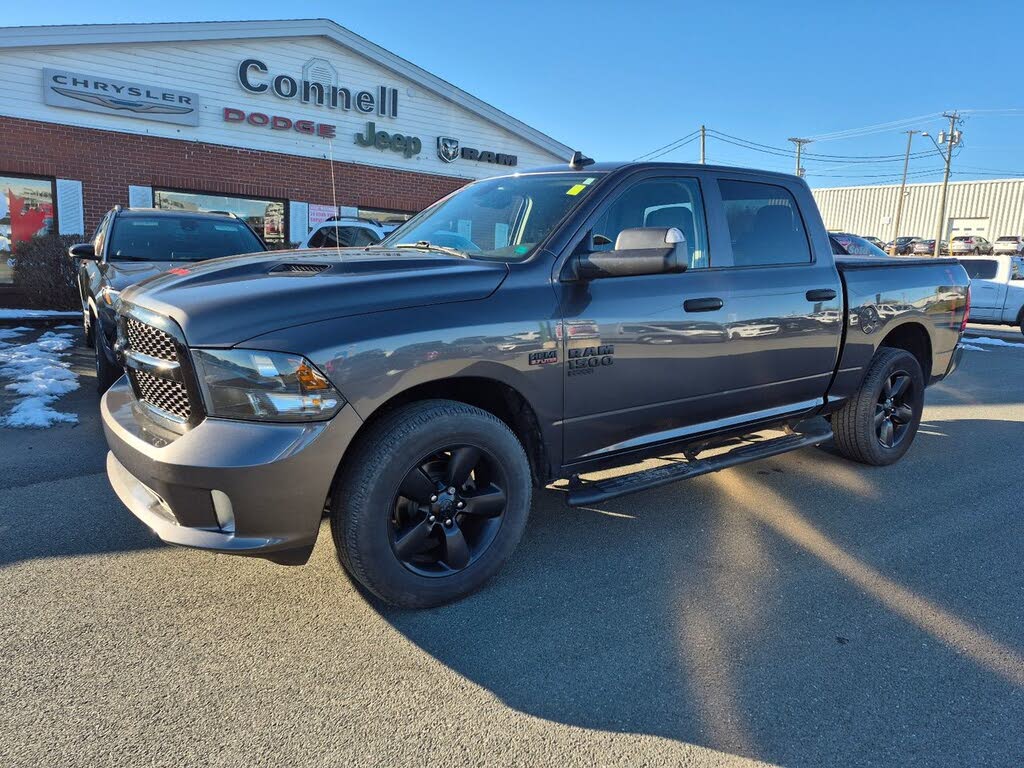 RAM 1500 Classic Express Crew Cab 4WD 2022