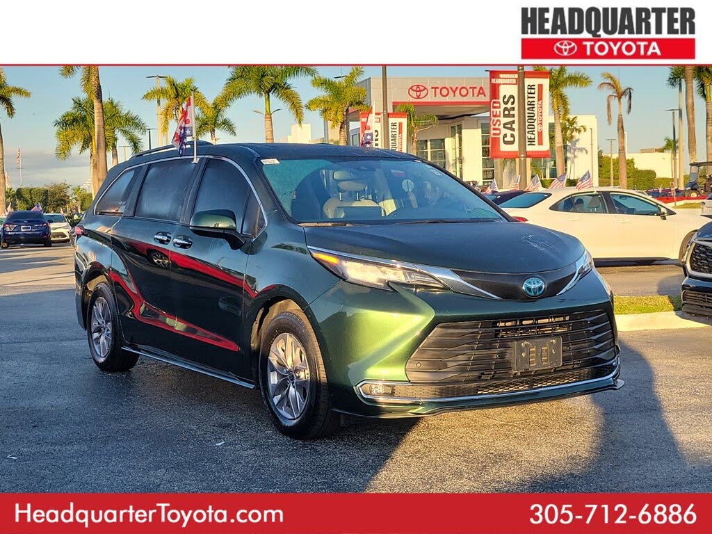 2022 Toyota Sienna XLE 7-Passenger FWD