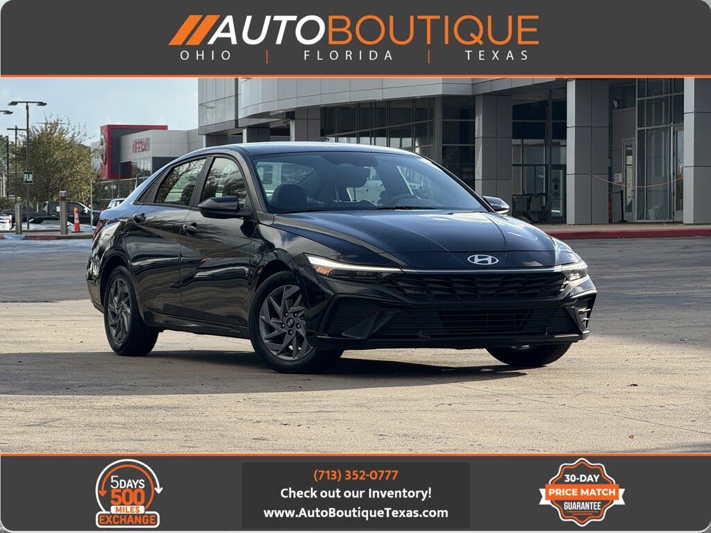 2024 Hyundai Elantra SEL FWD