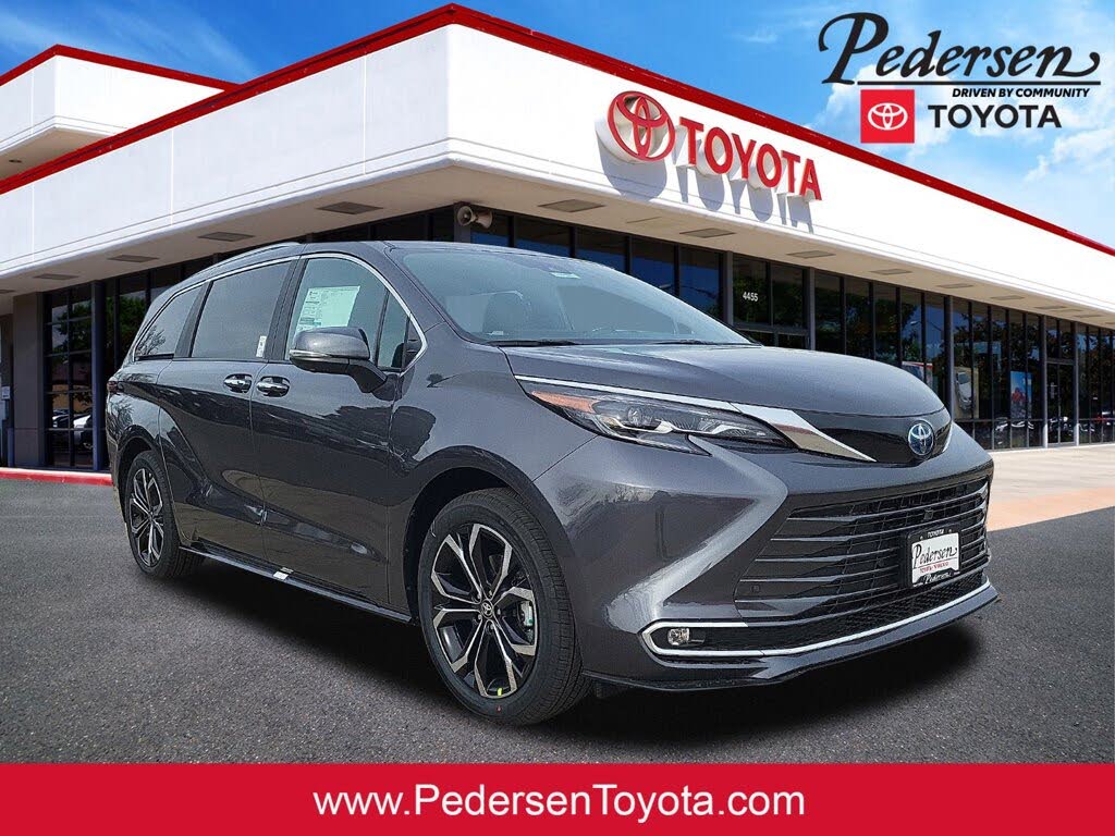 2025 Toyota Sienna Platinum 7-Passenger FWD