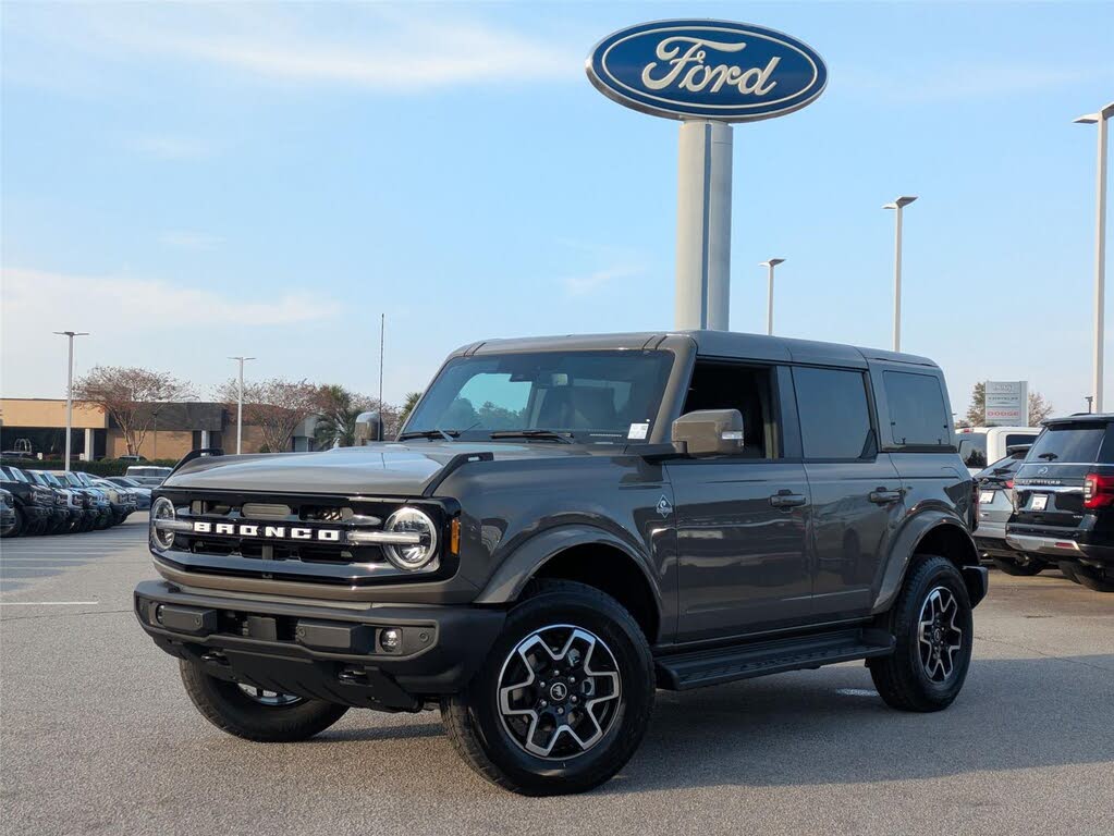 2025 Ford Bronco Outer Banks 4-Door 4WD