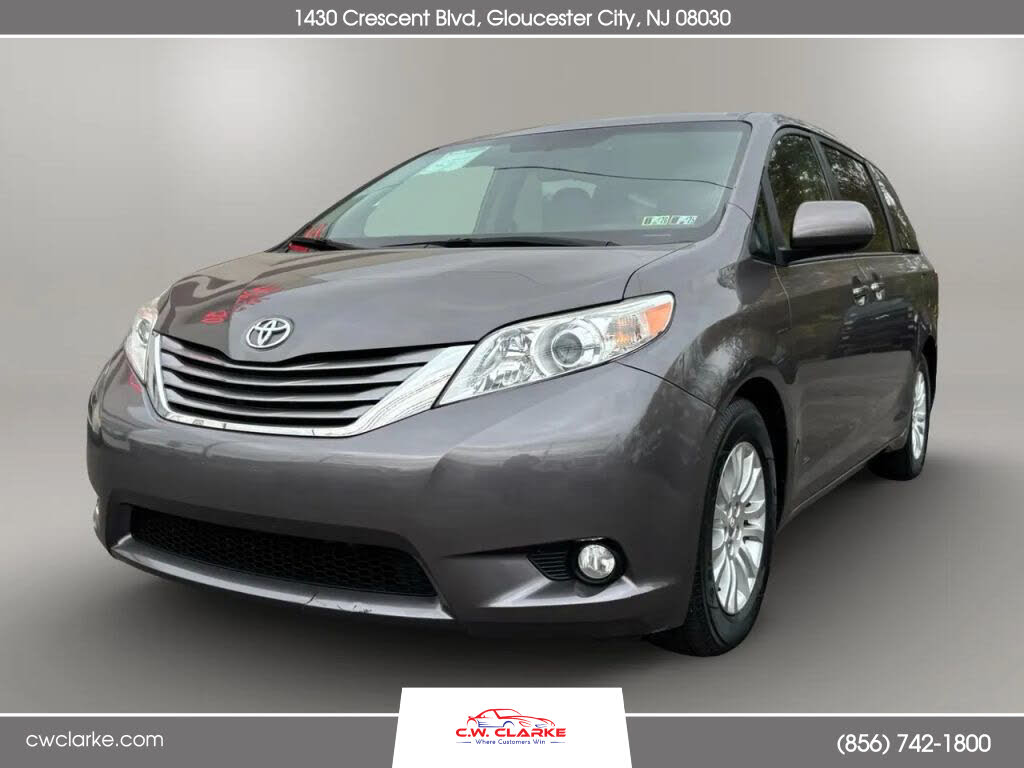 2015 Toyota Sienna XLE 7-Passenger Auto Access Seat