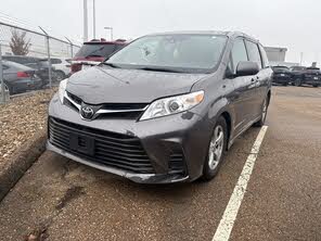 Toyota Sienna LE 7-Passenger FWD with Auto-Access Seat
