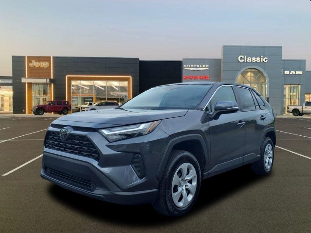 2024 Toyota RAV4 LE FWD