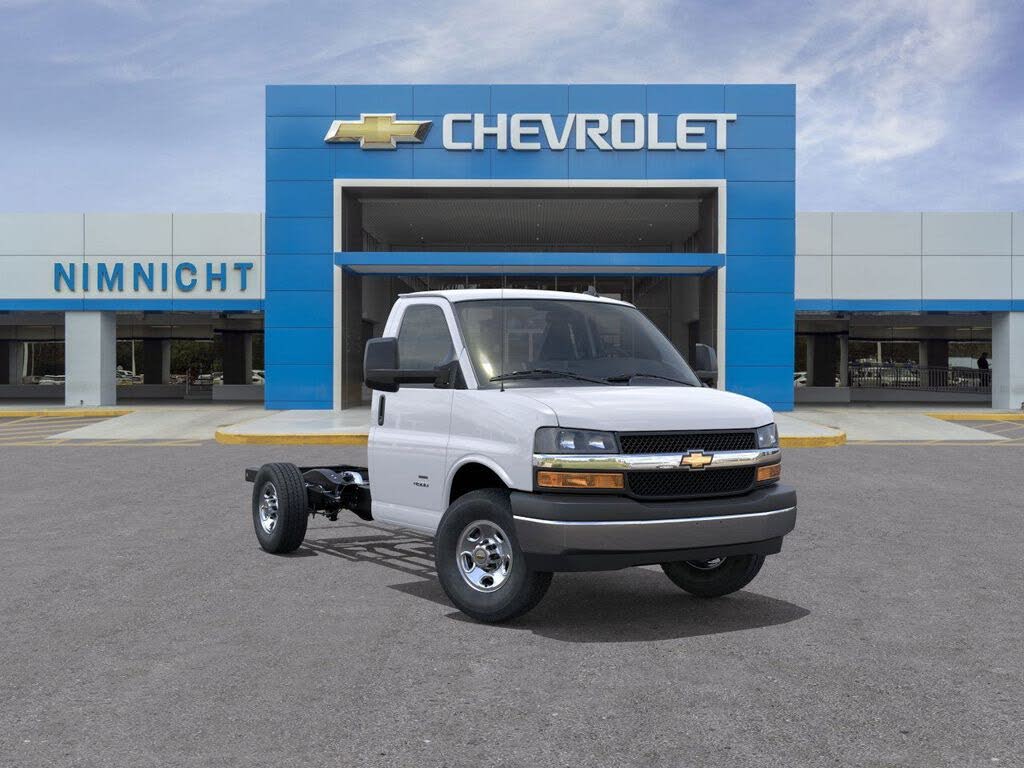 2025 Chevrolet Express Chassis 3500 Cutaway 139