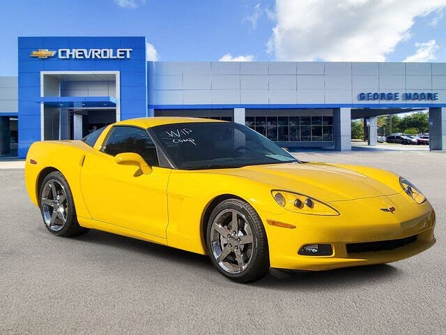 2005 Chevrolet Corvette Coupe RWD