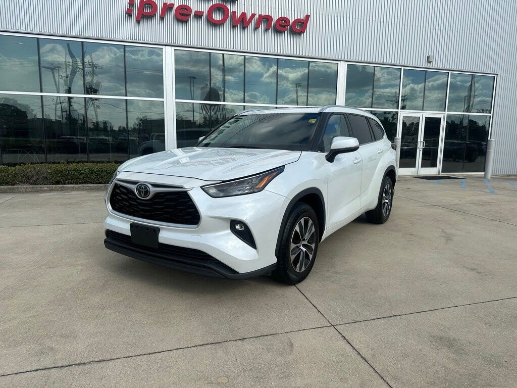 2022 Toyota Highlander XLE FWD