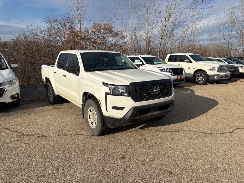 2024 Nissan Frontier S Crew Cab 4WD