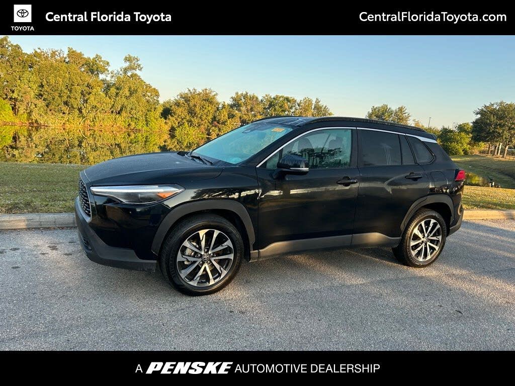 2024 Toyota Corolla Cross XLE FWD