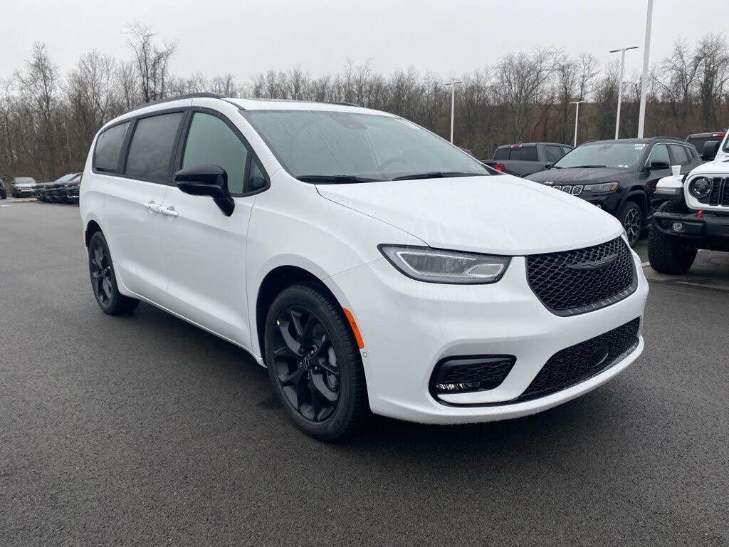 2026 Chrysler Pacifica Limited AWD
