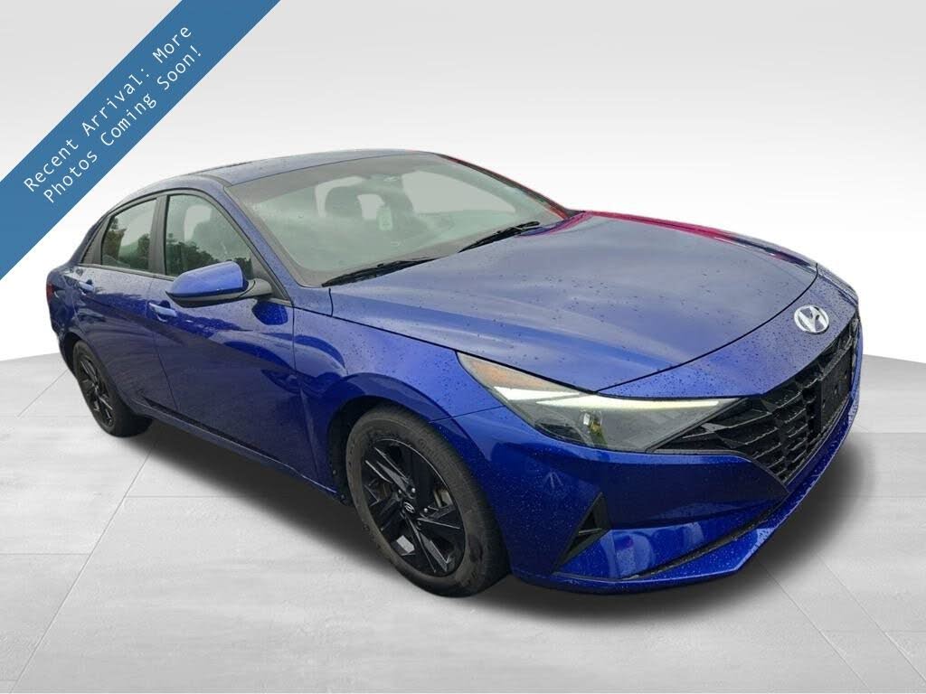 2023 Hyundai Elantra SEL FWD