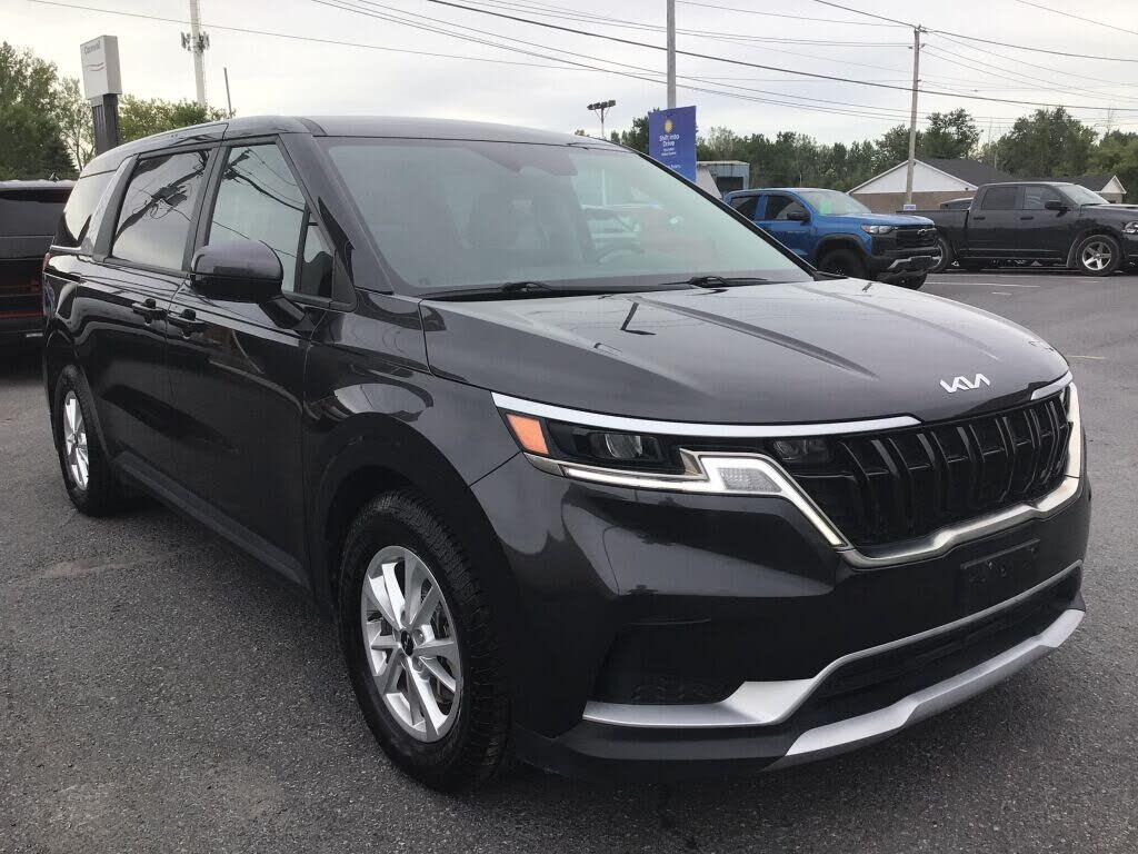 2024 Kia Carnival LX FWD