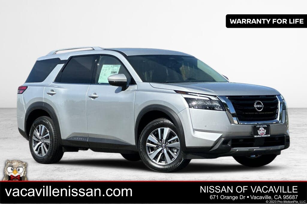 2025 Nissan Pathfinder SL 4WD