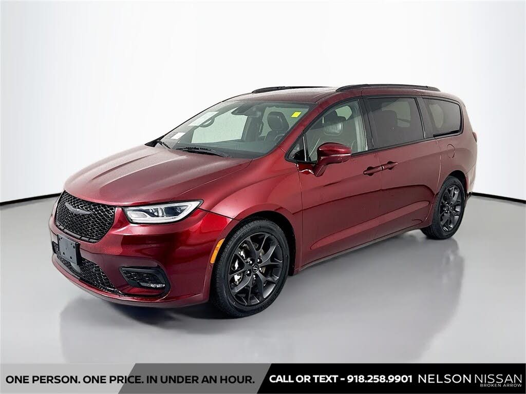 2022 Chrysler Pacifica Limited FWD