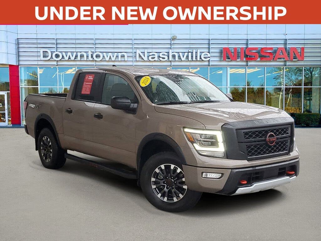 2024 Nissan Titan PRO-4X Crew Cab 4WD