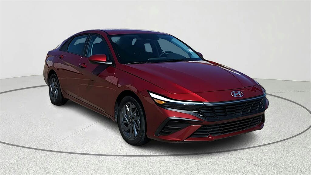 2024 Hyundai Elantra SEL FWD