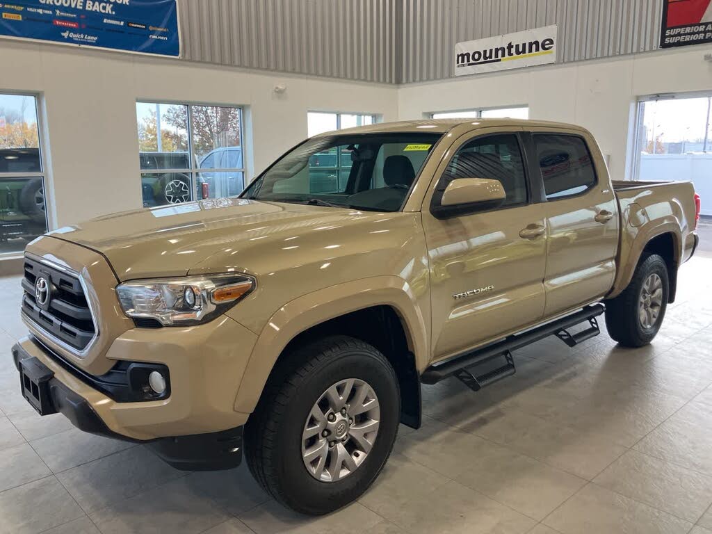 2017 Toyota Tacoma SR5 V6 Double Cab RWD