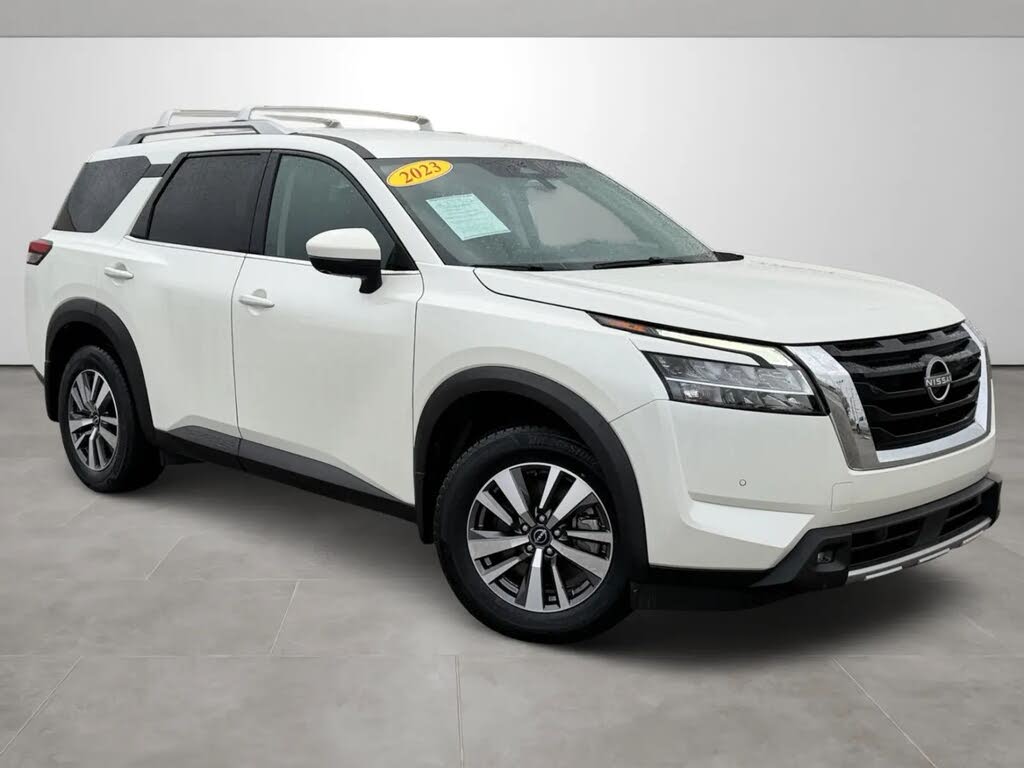 2023 Nissan Pathfinder SL FWD