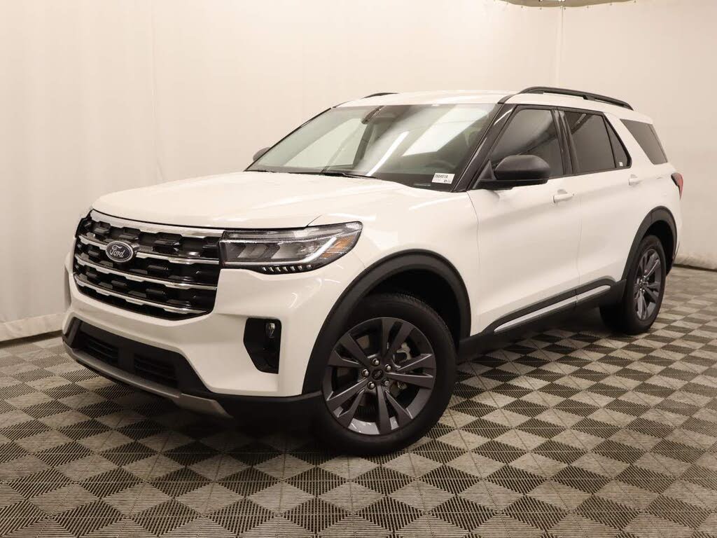2025 Ford Explorer Active AWD