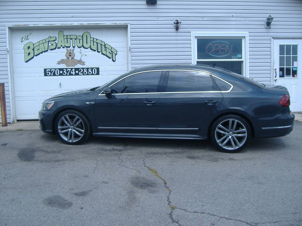 2017 Volkswagen Passat R-Line