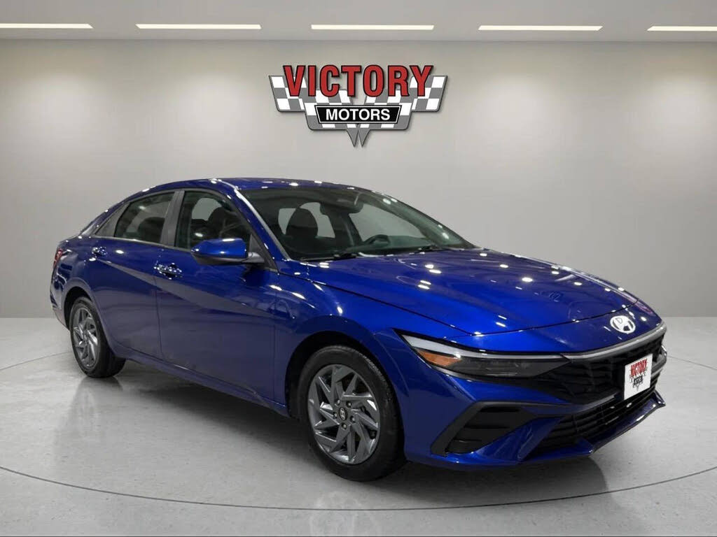 2024 Hyundai Elantra SEL FWD