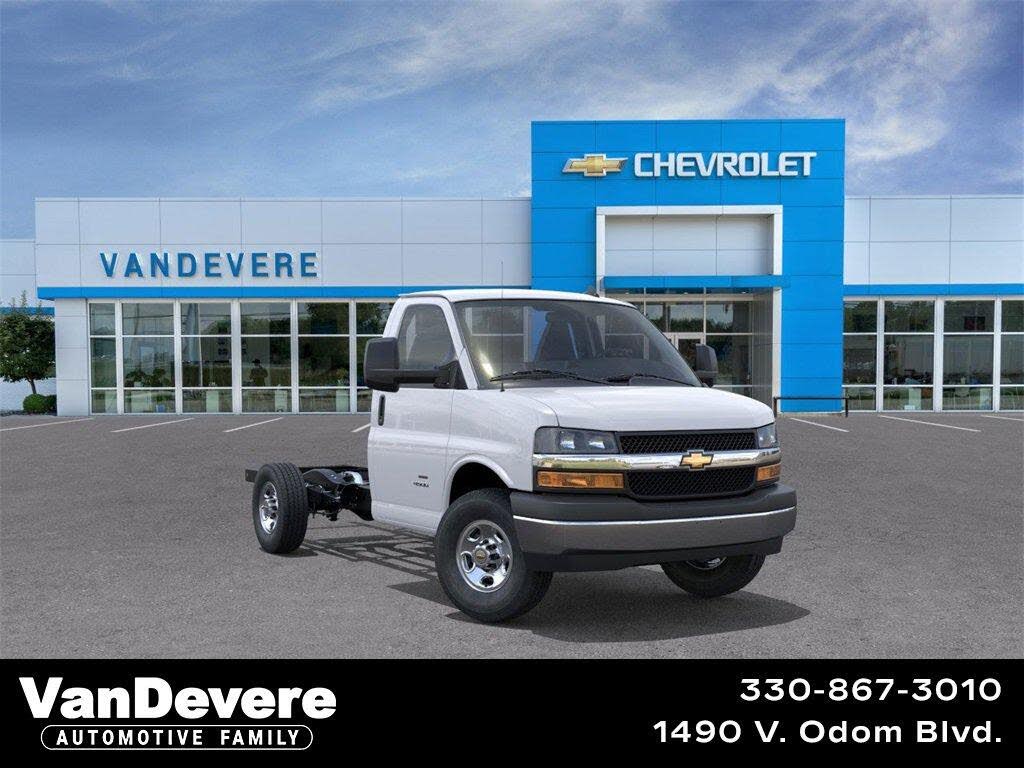 2025 Chevrolet Express Chassis 3500 Cutaway 139