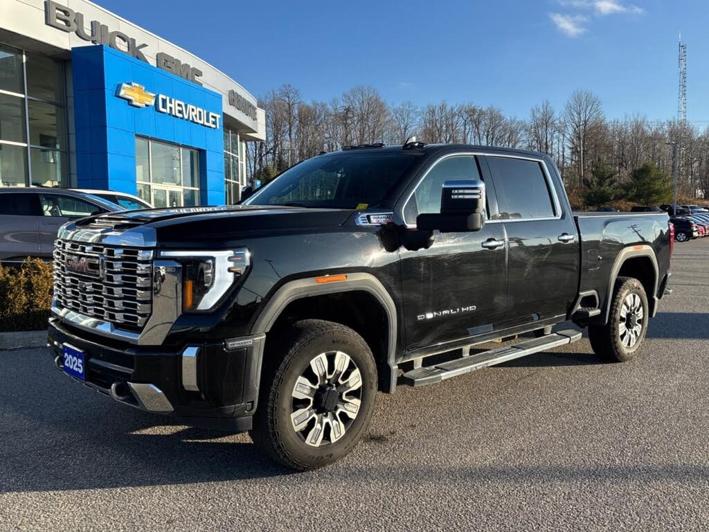 2025 GMC Sierra 2500HD Denali Crew Cab 4WD