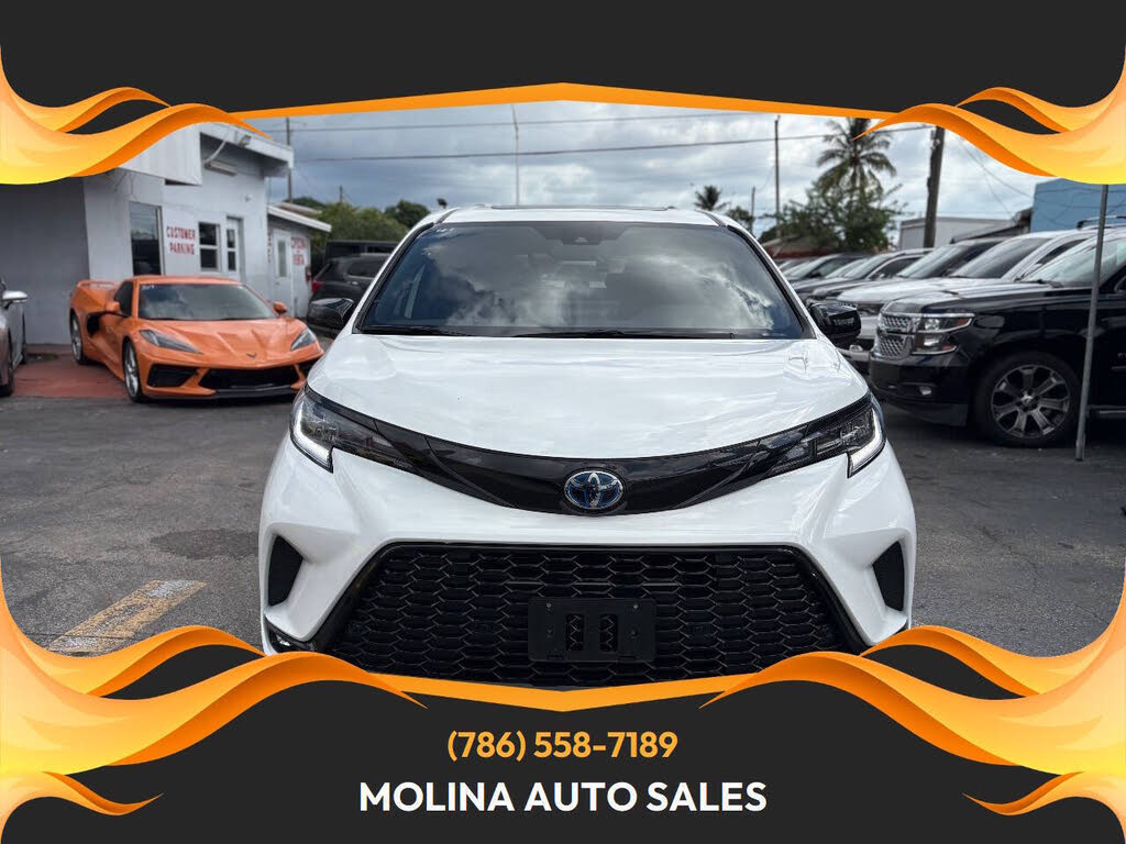 2025 Toyota Sienna XSE 7-Passenger FWD