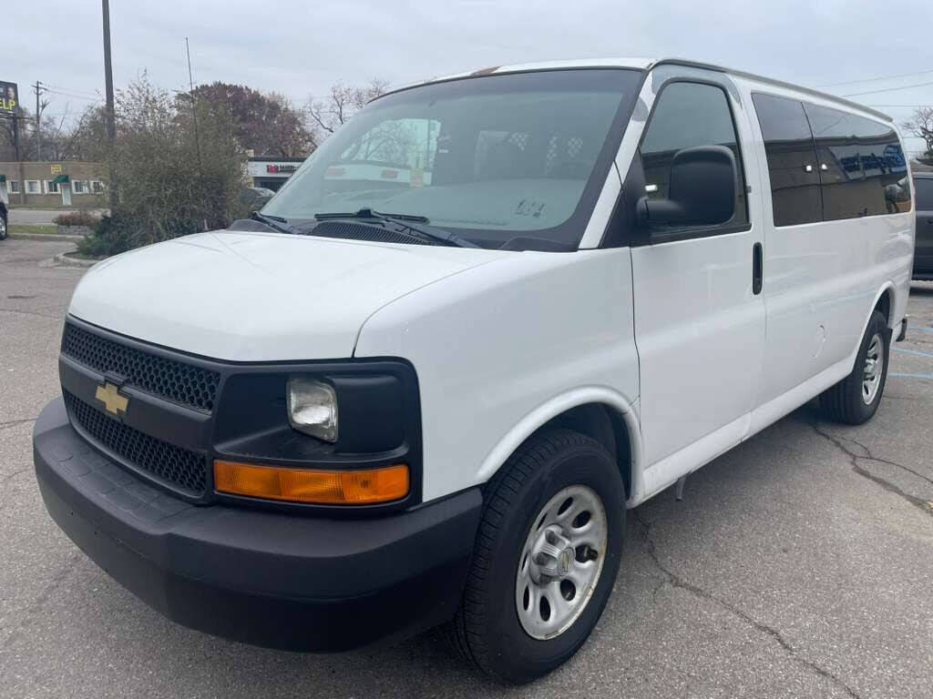 2009 Chevrolet Express Cargo 1500 RWD