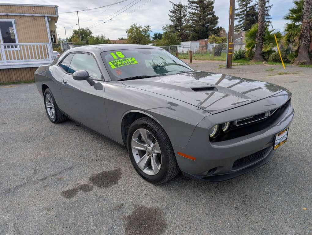 2018 Dodge Challenger SXT RWD