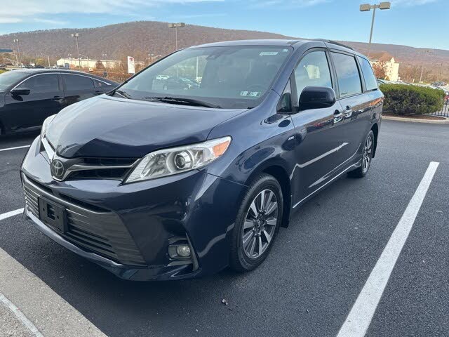 2020 Toyota Sienna XLE 7-Passenger AWD