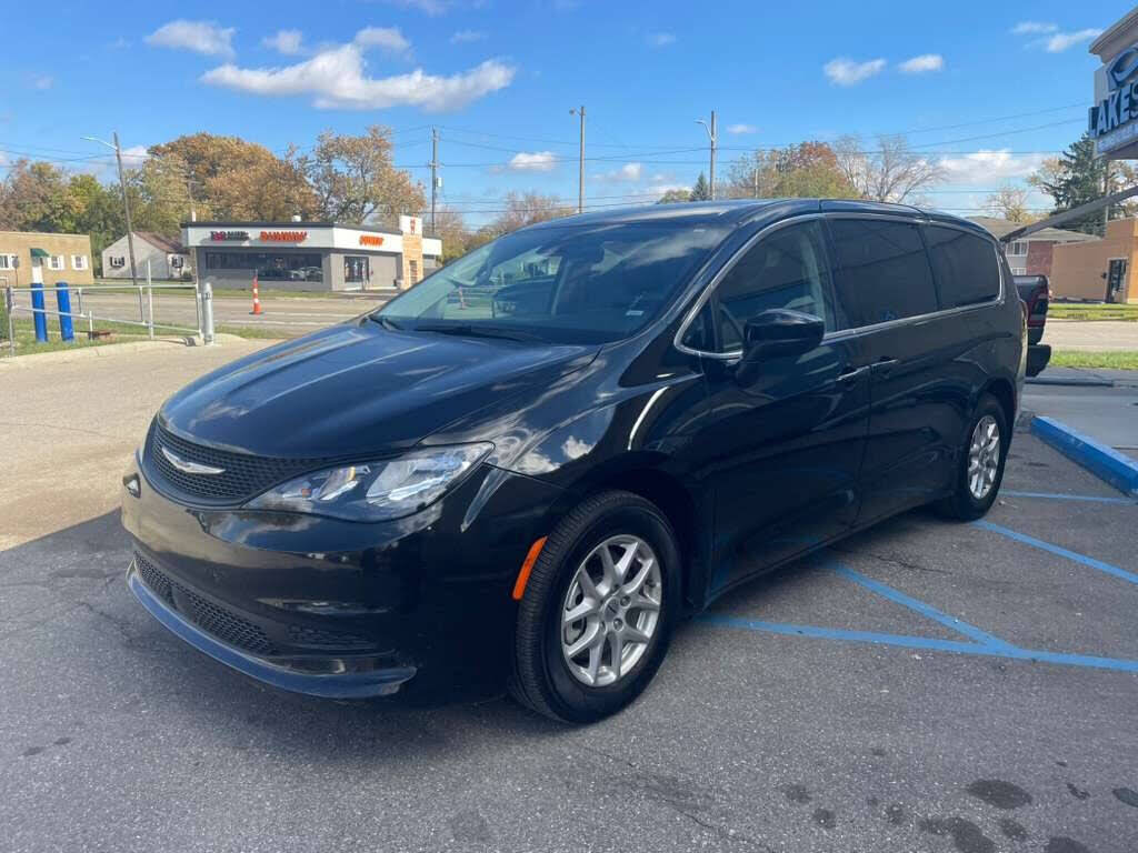 2024 Chrysler Voyager LX FWD