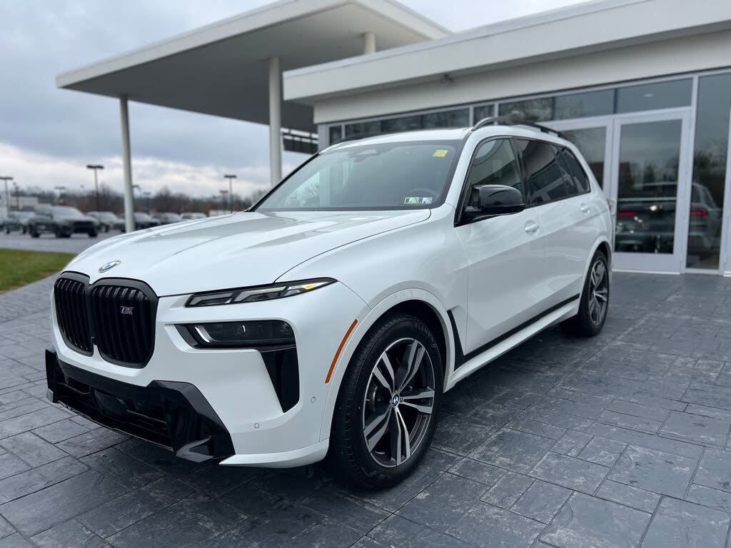 2025 BMW X7 M60i AWD