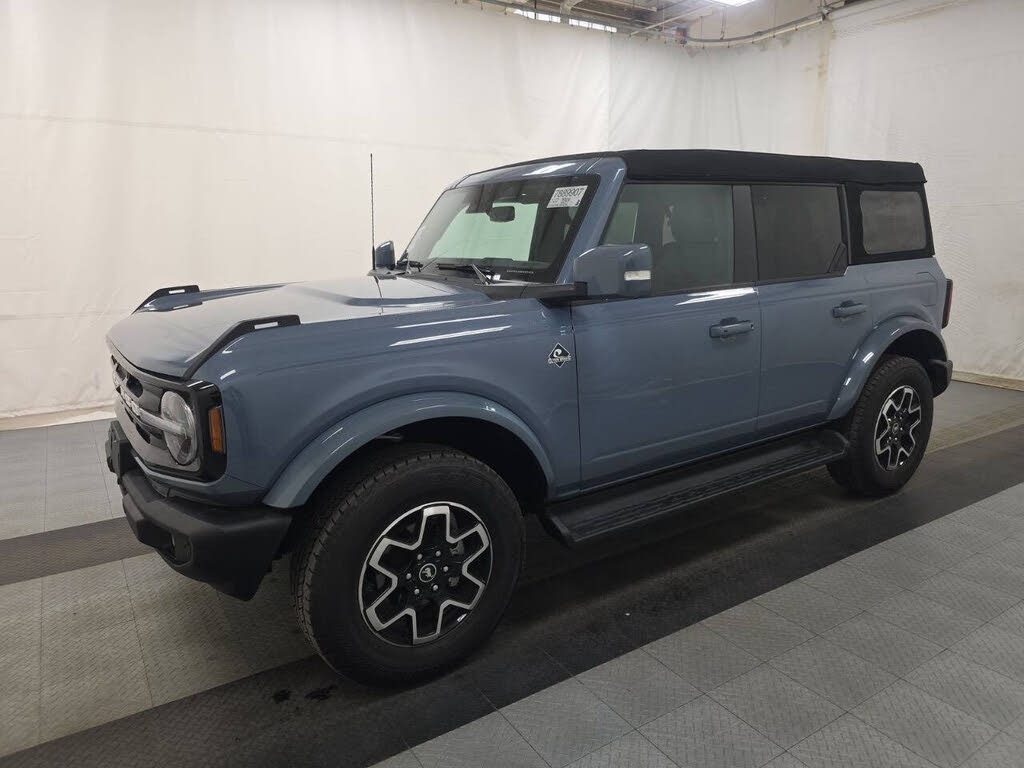 2025 Ford Bronco Outer Banks 4-Door 4WD