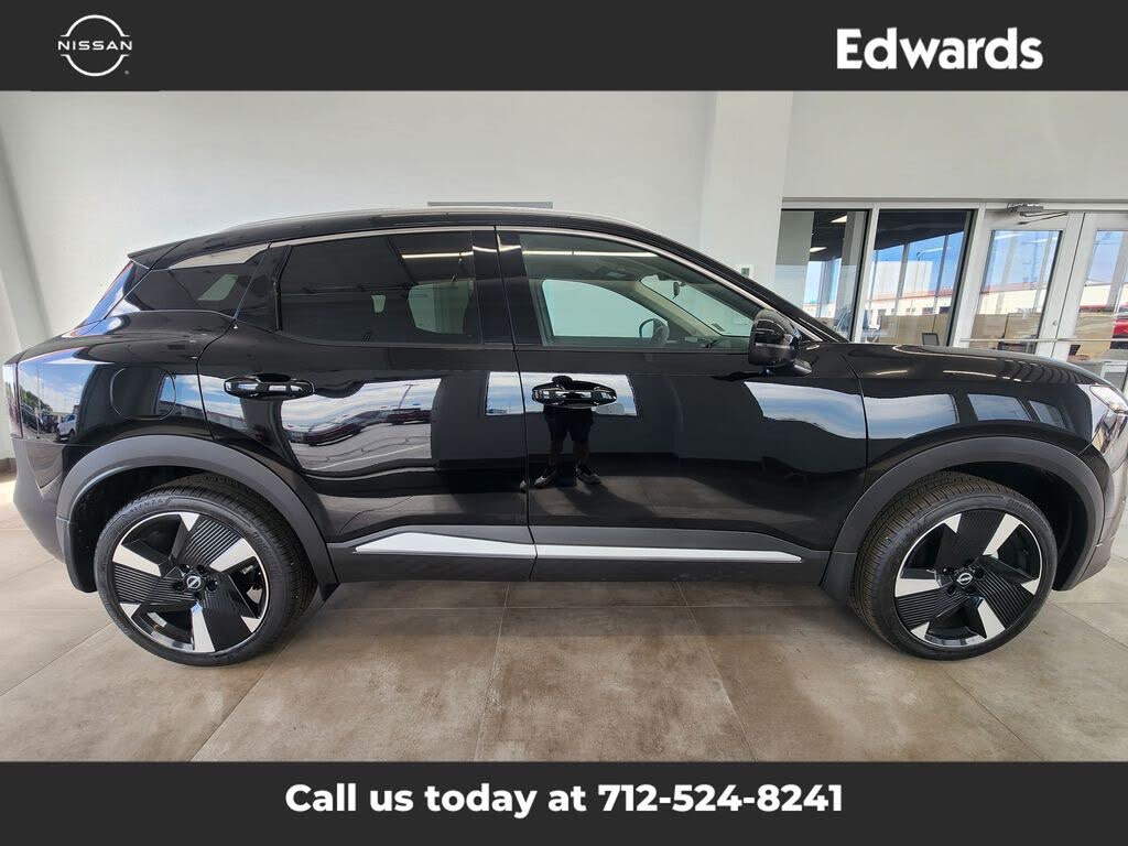 2025 Nissan Kicks SR AWD