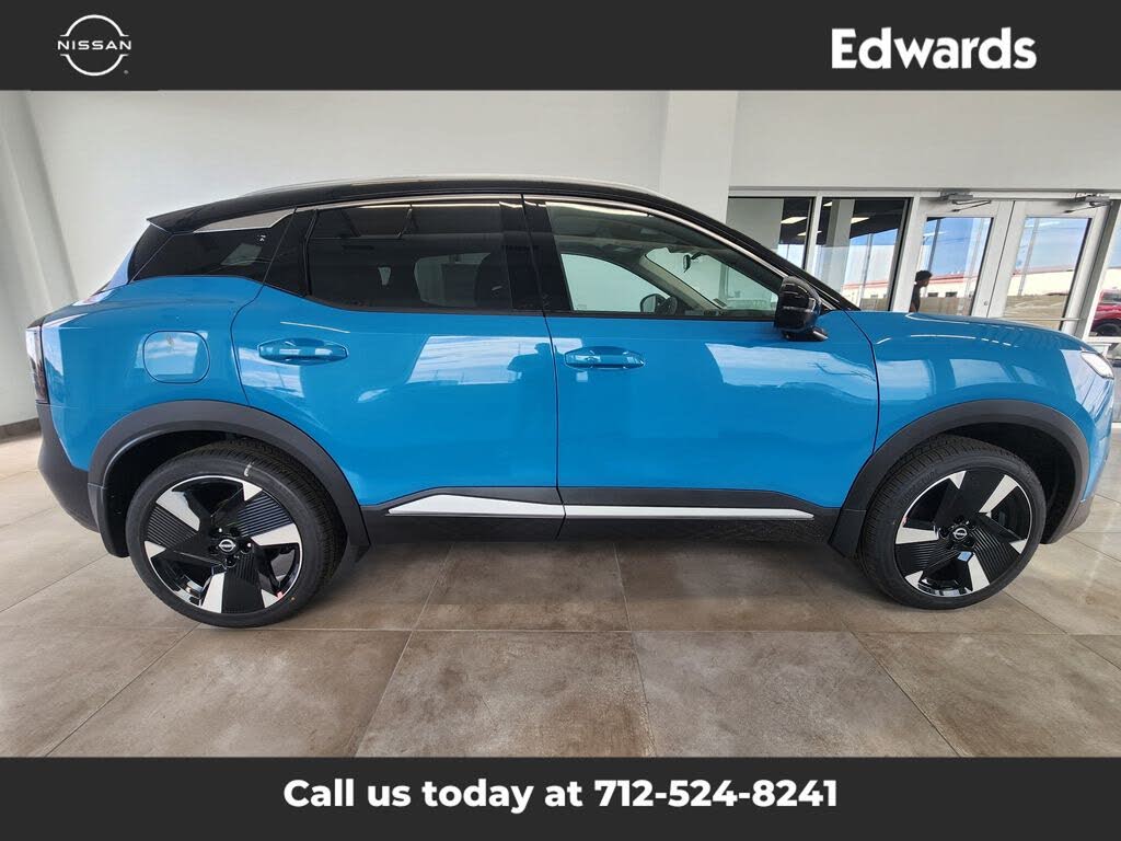 2025 Nissan Kicks SR AWD