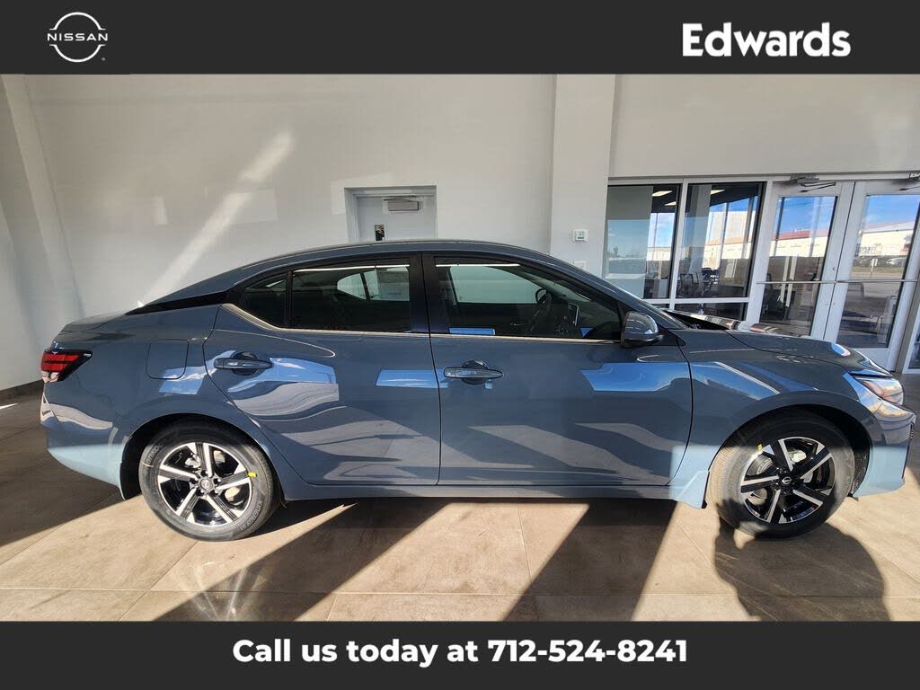 2025 Nissan Sentra SV FWD