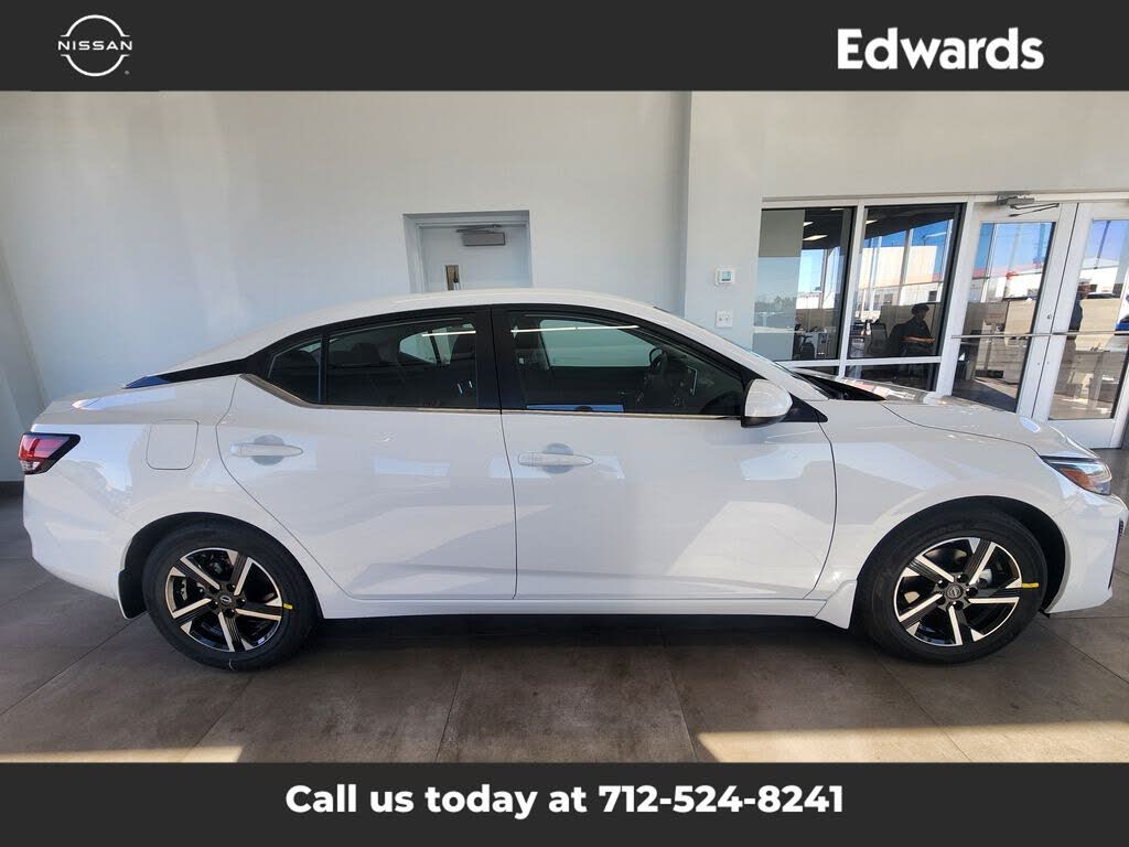 2025 Nissan Sentra SV FWD
