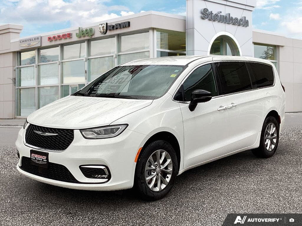 2026 Chrysler Pacifica Select AWD