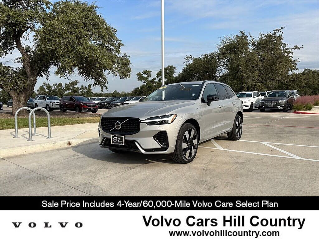 2024 Volvo XC60 Recharge T8 Plus Dark Theme eAWD