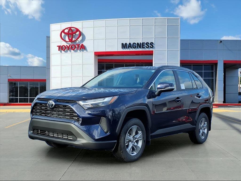 2025 Toyota RAV4 XLE FWD